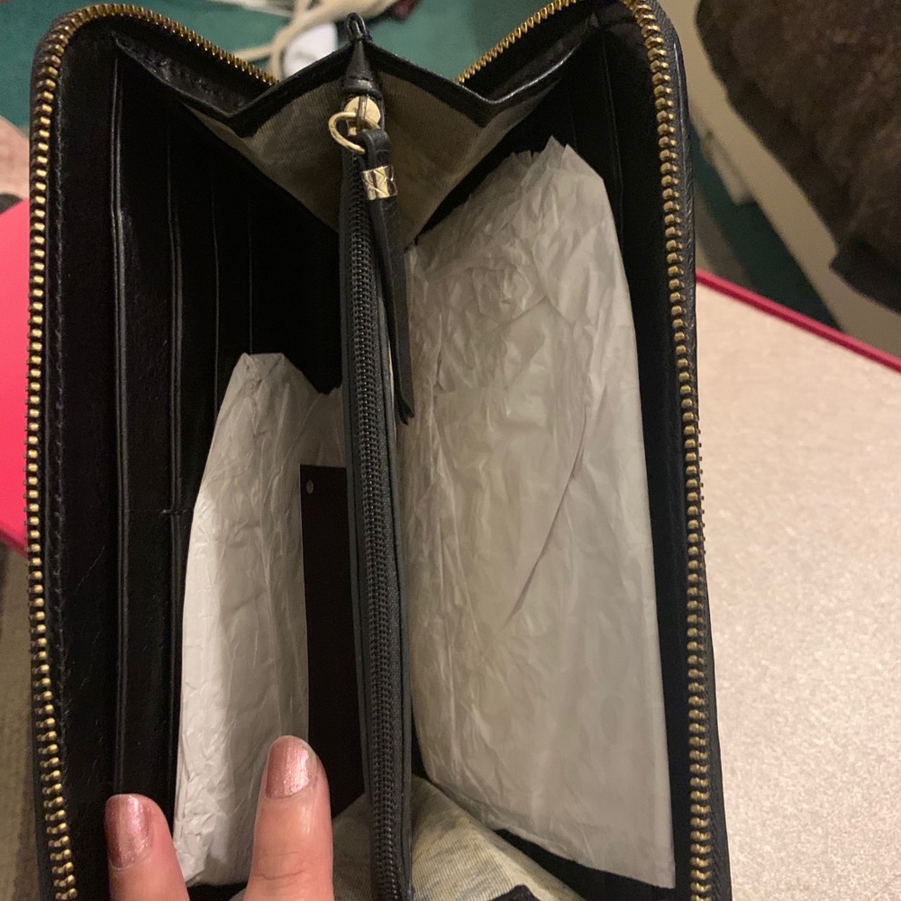 Authentic Elliot Luca Leather Wallet